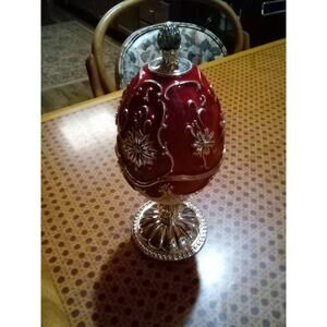 Wallace 2002 Ornate Red Enamel Musical Nativity Egg Plays Silent Night